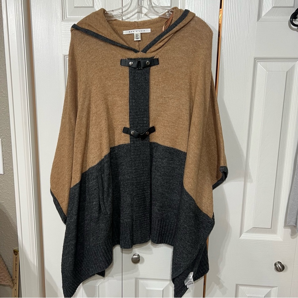 Max Studio Hooded Poncho Sweater two tone cozy cabin with pockets Moto straps L
